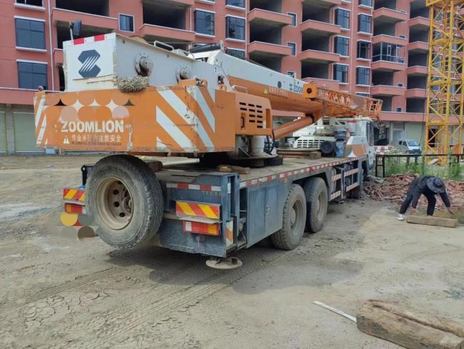 High-Performance Mobile Cranes Used Zoomlion 25t Truck Crane 15 Years Direct Discount