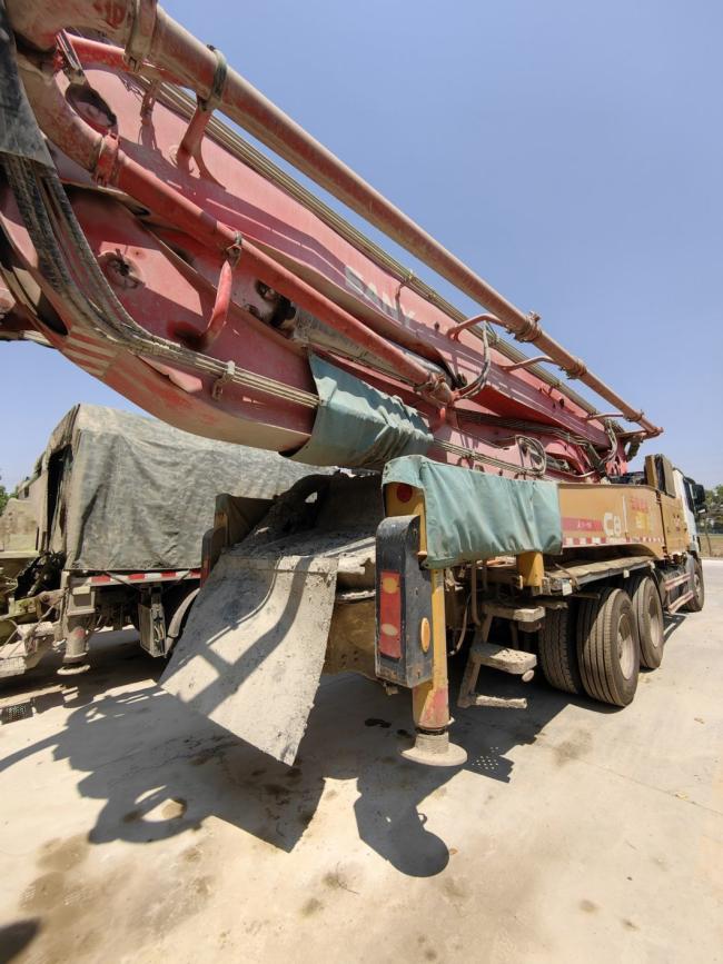 Truck Mounted Pump 49m Concrete Pump Truck Construction Machine Good Condition with Mercedes Benz Chassis