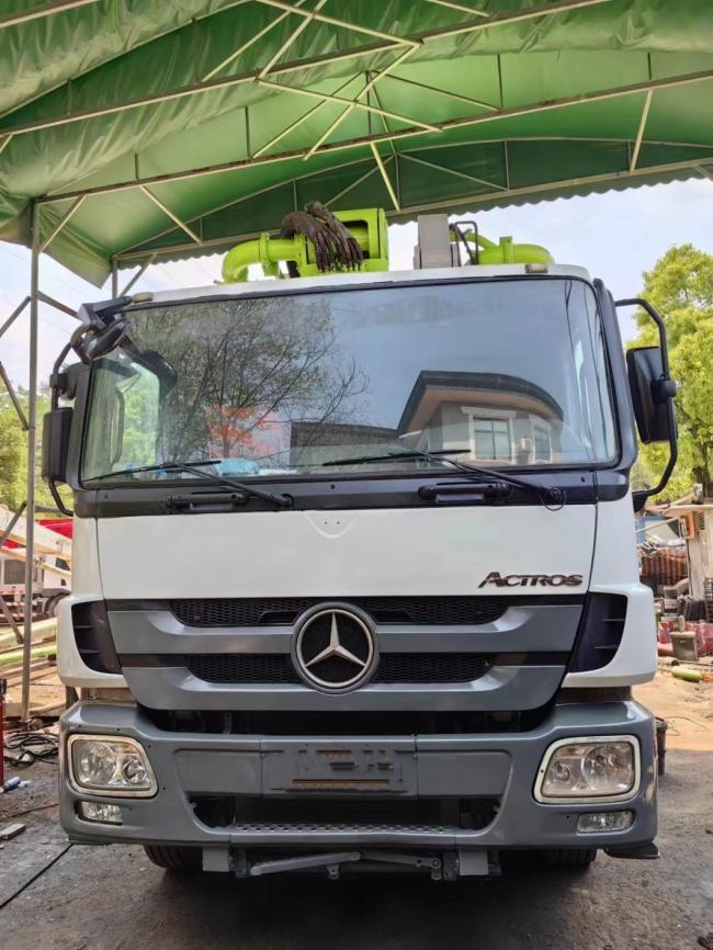 2013 Zoomlion 49m Concrete Boom Pump Truck Mounted Pump Putzmeister Concrete Pump Truck