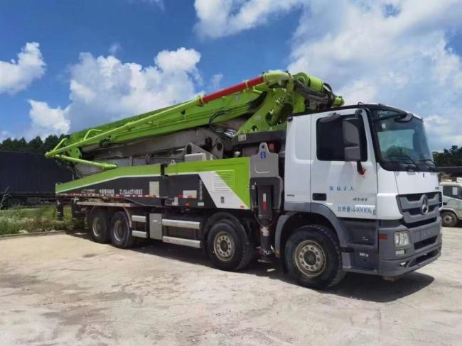 Good Original Condition 2019 Zoomlion 56m Concrete Pump Beton Pump on Benz Truck for Ready Mix