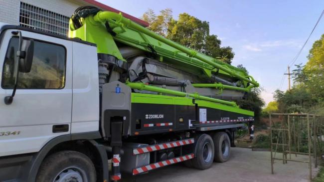 Renovated Zoomlion 47m Concrete Equipment Concrete Pump Truck Concrete Placing Boom Beton Pumper Second Hand Truck Mounted Concrete Pump Concrete Mixer Truck