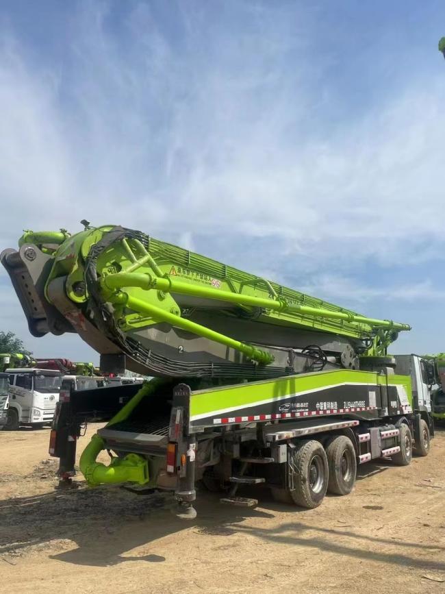 Zoomlion 56m Mercedes Benz Truck Mounted Pump Machine Equipment Used Concrete Pump Truck