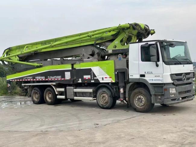 Zoomlion 56m Mercedes Benz Truck Mounted Pump Machine Equipment Used Concrete Pump Truck