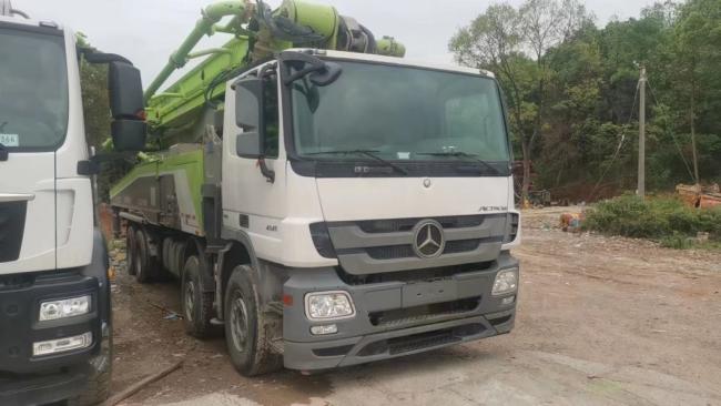 2017 Zoomlion 56m Concrete Pump Truck Mounted Pump on Mercedes-Benz Sell in Good Price