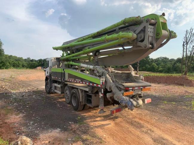 2020 Zoomlion 40m Used Concrete Pump Truck Concrete Boom Pump Construction Equipment
