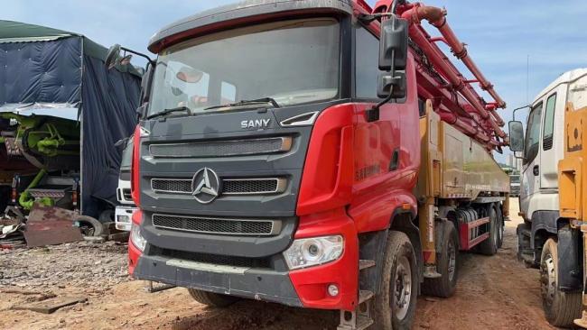 China Top Brand 95% New Brand 2021 56m Concrete Pump Truck Pump Used Heavy Equipment