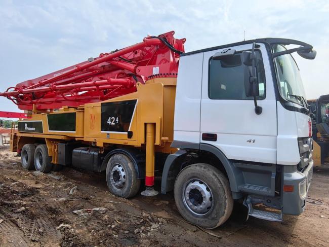 Renovated Condition 2011 Putzmeister 42m Concrete Pump Used Truck Pump Beton Pump on Mercedes-Benz Sell on Promotion Price