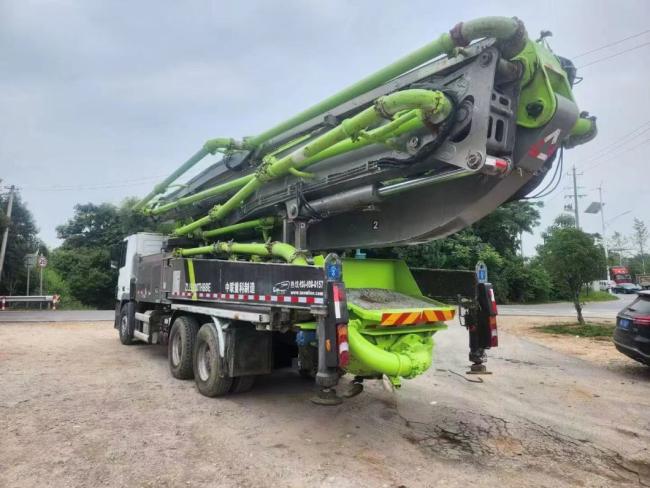49m Truck Mounted Pump Heavy Equipment Concrete Pump Truck Mercedes Benz Chassis Zoomlion Concrete Boom Pump
