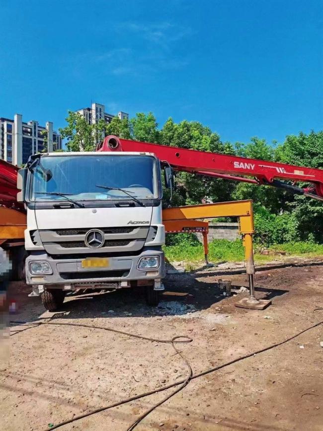2013 Good Quality 37m Concrete Pump Truck Pump on 3 Axles with 4 Section Boom on Mercedes-Benz Chassis
