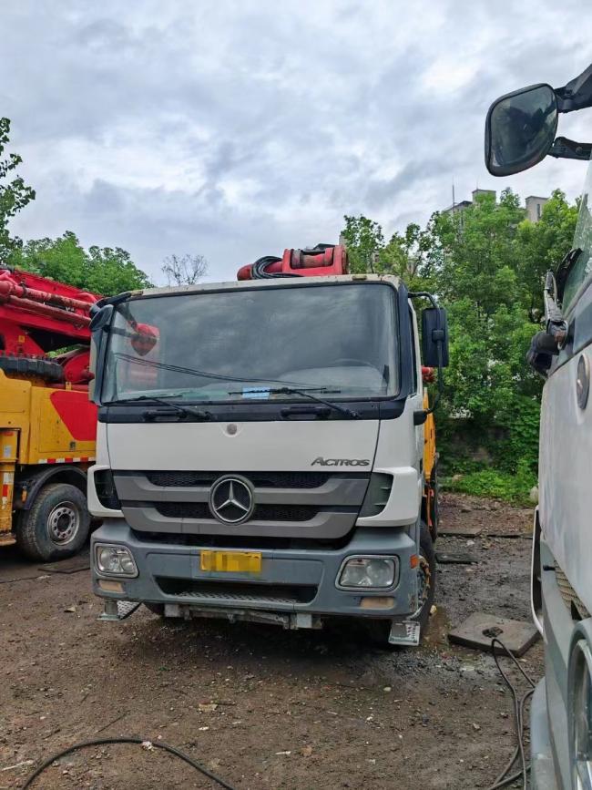 Used Concrete Pump Truck 37m Construction Equipment Concrete Mixer Machine Concrete Boom Pump