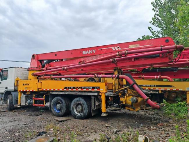 Used Concrete Pump Truck 37m Construction Equipment Concrete Mixer Machine Concrete Boom Pump