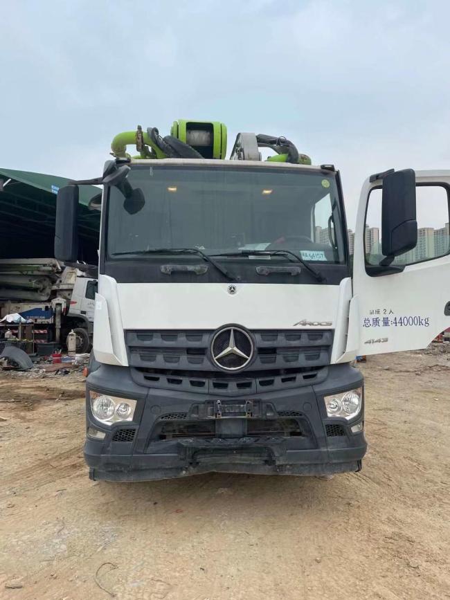 2021 Zoomlion 59m Used Concrete Pump Truck with Mercedes Benz Chassis Concrete Boom Pump