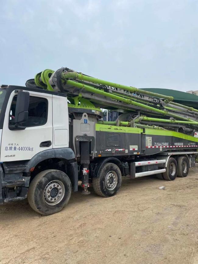 2021 Zoomlion 59m Used Concrete Pump Truck with Mercedes Benz Chassis Concrete Boom Pump
