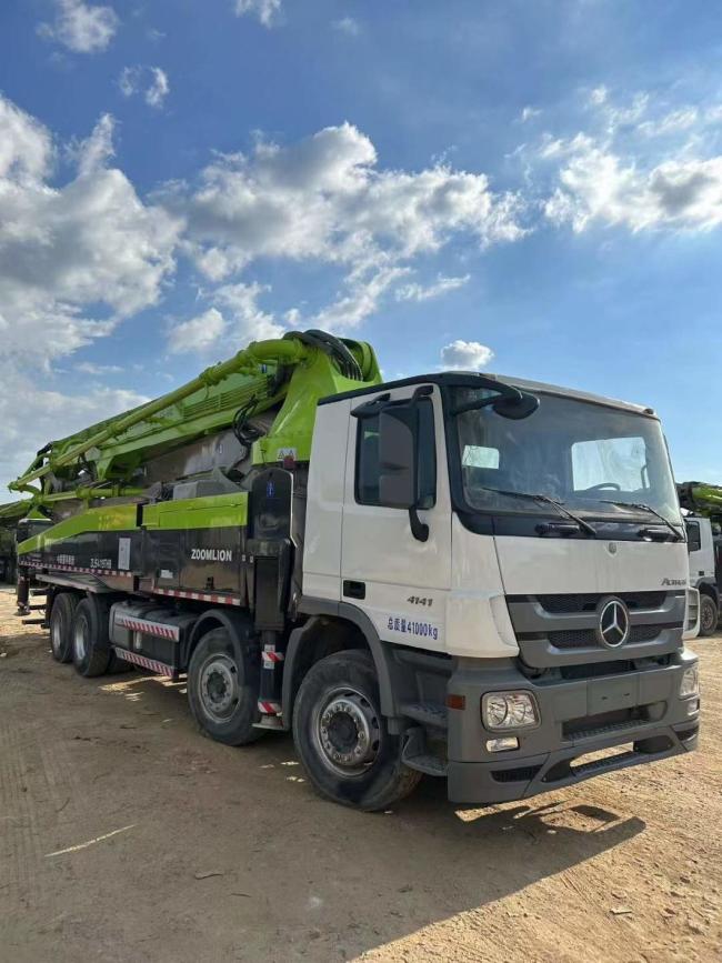 Construction Machinery Zoomlion Used Concrete Pump Truck 52m Concrete Boom Pump Heavy Equipment Mercedes Benz Chassis Truck Mounted Pump