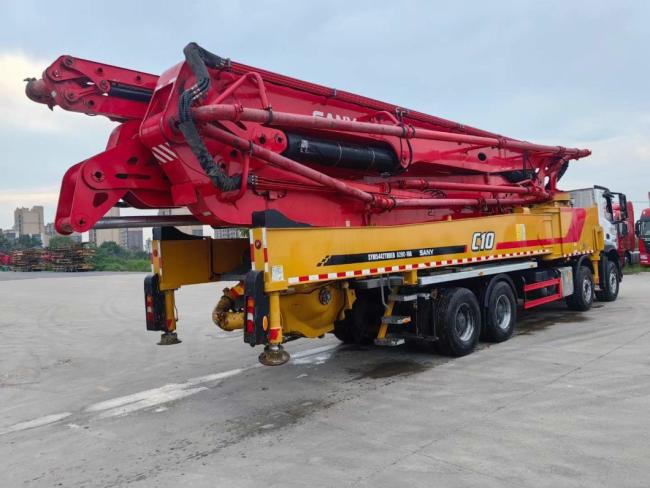 Mercedes Benz Chassis 62m Concrete Pump Truck Heavy Equipment Truck Mounted Pump