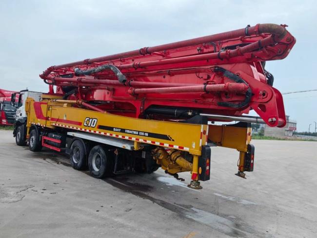 Mercedes Benz Chassis 62m Concrete Pump Truck Heavy Equipment Truck Mounted Pump