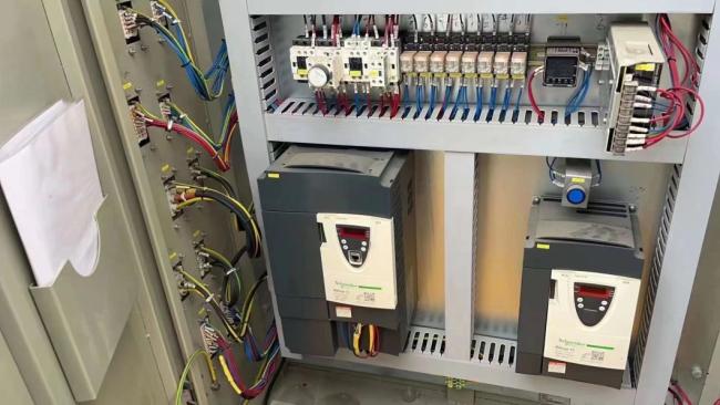 The Yongmao Stt293 Machine in 2019 Is in Good Condition. Please Contact Us If You Need It
