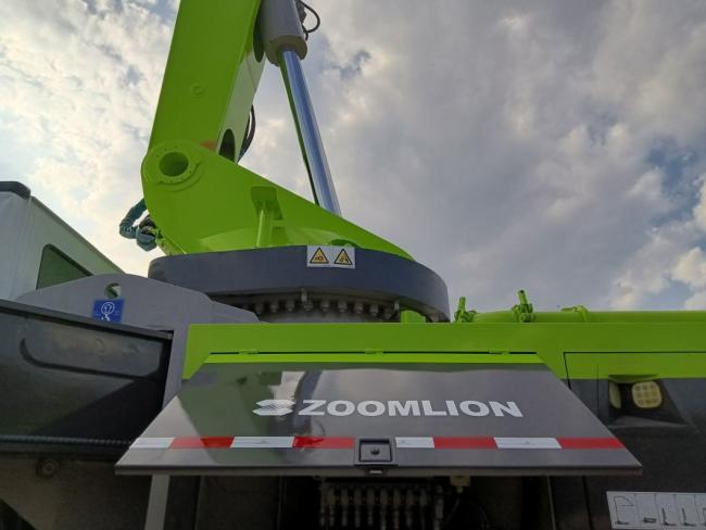 2013 Zoomlion 56m Truck Pump Concrete Pump Hydraulic Pump for Sale on Renovated Condition