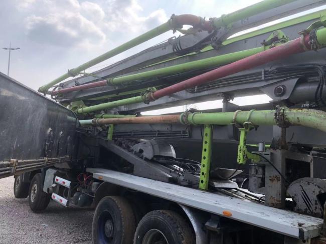 Machine Equipment 2018 Zoomlion 56m Concrete Pump Truck with Mercedes Benz Chassis Heavy Equipment Concrete Boom Pump
