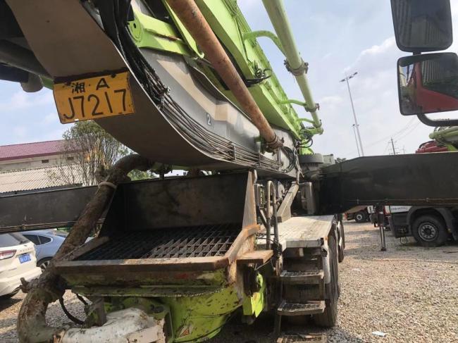 Machine Equipment 2018 Zoomlion 56m Concrete Pump Truck with Mercedes Benz Chassis Heavy Equipment Concrete Boom Pump