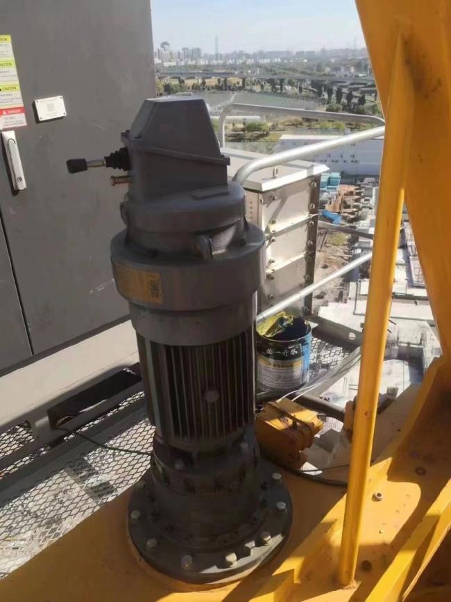 20 and 21 Year Zoomlion Hot Sale Model Wa6015-8A Used Tower Cranes
