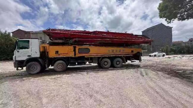 World Top Brand 2013 Putzmeister 53m Truck Pump Concrete Pump 6 Section Boom on Mercedes-Benz Truck Sell at Perfect Original Condition
