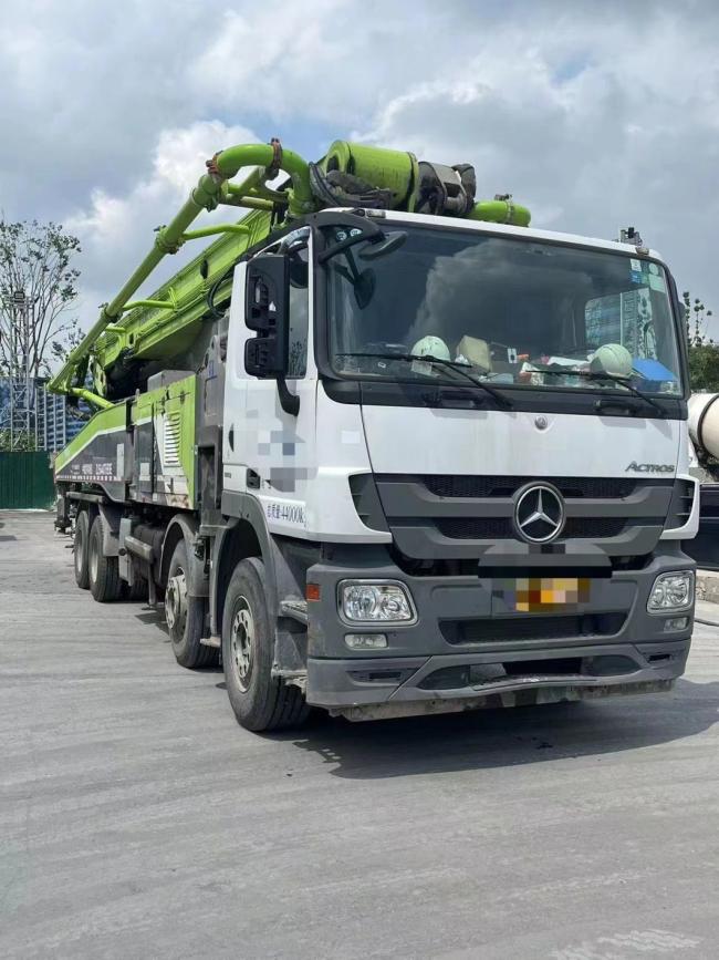 Zoomlion Concrete Boom Pump 56m Concrete Batching Plant Mercedes Benz Concrete Pump Truck Machine Equipment