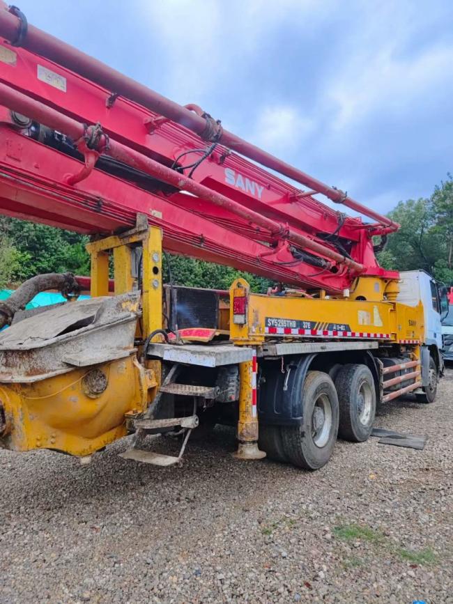 Construction Machine Concrete Pump Truck 37m Concrete Boom Pump Concrete Mixer Machine Machine Equipment