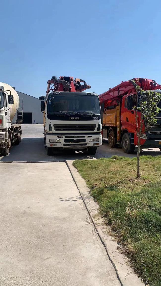 Model 52m Sy Concrete Pump on Isz Truck Concrete Boom Pump Heavy Equipment