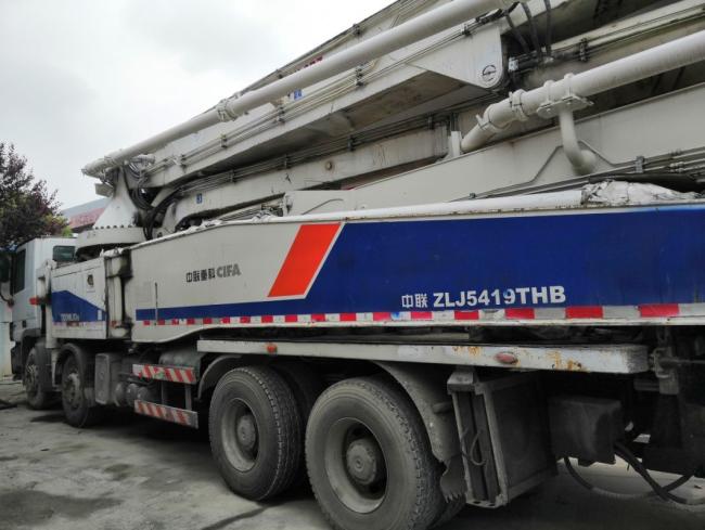2012 Model Zml 52m Concrete Pump on MB Truck Used Heavy Equipment