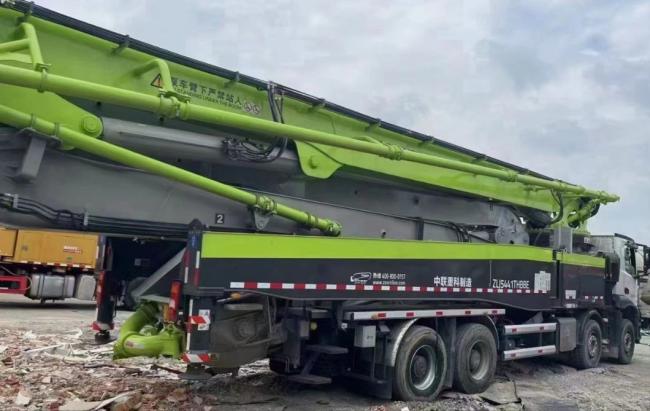 21 Zoomlion Benz 62 Meters Ultra Long Pump Truck