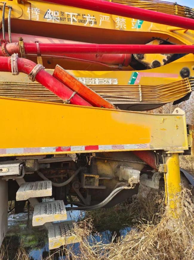 Used Concrete Pump Xg 53 Meters for Sale