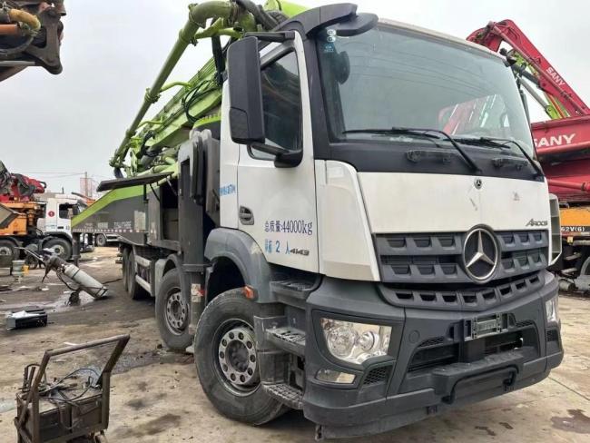 Sell Used Zhonglian 63 Meters Concrete Pump Truck, The Price Is Beautiful