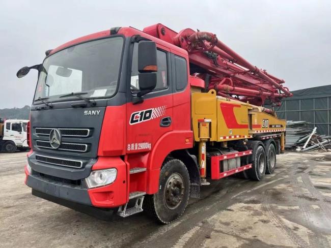 Small Concrete Pump Truck 43 M Produced in 2021