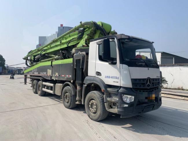 Zoomlion 63 Meters Mercedes Chassis Concrete Pump Truck for Sale