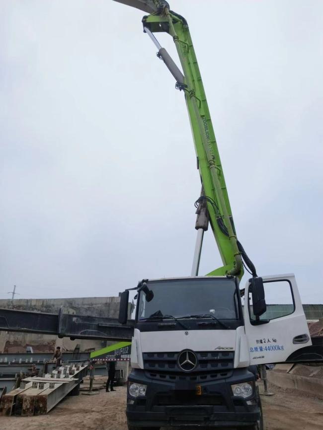 Used Concrete Pump Truck 63 M Installed in a Mercedes Truck for Sale