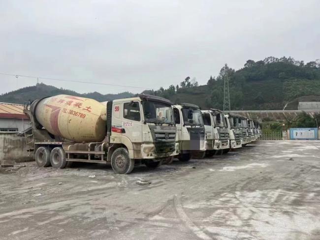 12 Cbm Concrete Mixer Truck Construction Machinery Under Very Good Condition