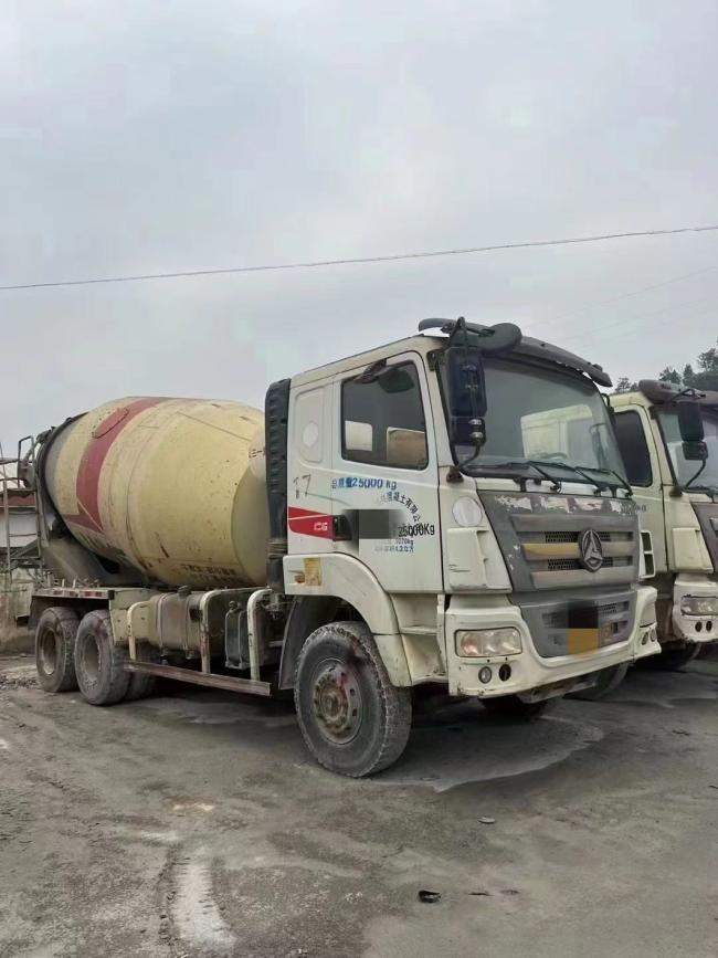 12 Cbm Concrete Mixer Truck Construction Machinery Under Very Good Condition