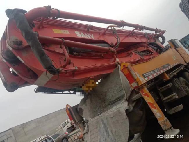 Sell 12 Years of SA Ny 46 Meters Concrete Pump Truck Using Mercedes Chassis