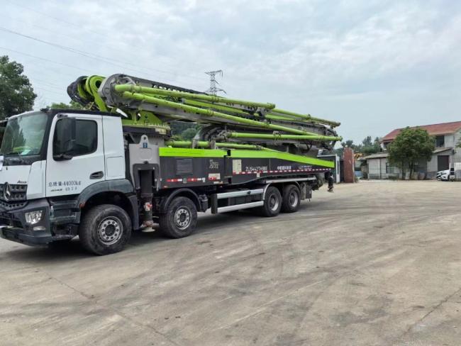 Zoomlion Concrete Pump Truck 51m Concrete Mixing Plant Heavy Equipment