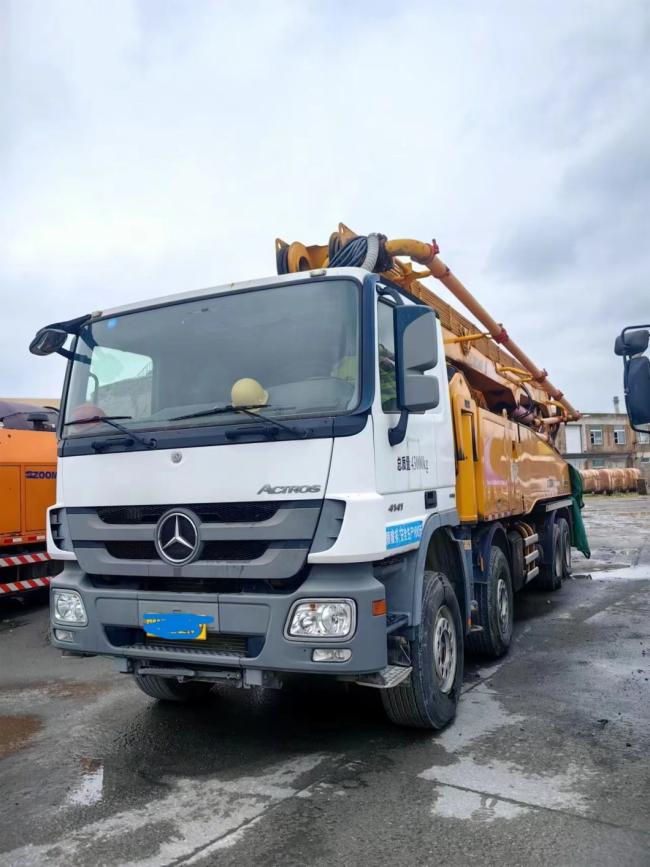 Xc Mg 56 M Used Concrete Pump Truck Mounted on a Mercedes Benz