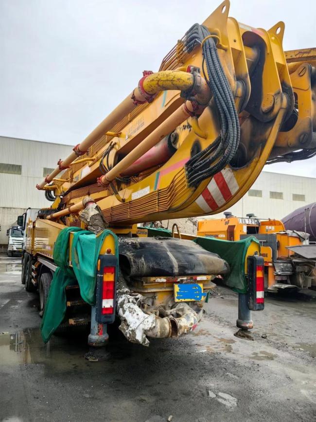 Xc Mg 56 M Used Concrete Pump Truck Mounted on a Mercedes Benz