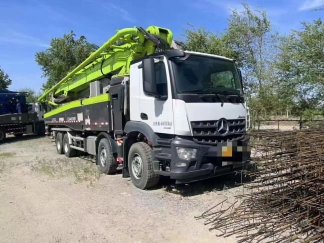 23 Years Zoomlion Concrete Pump Truck 62 Meters Using Mercedes-Benz Chassis