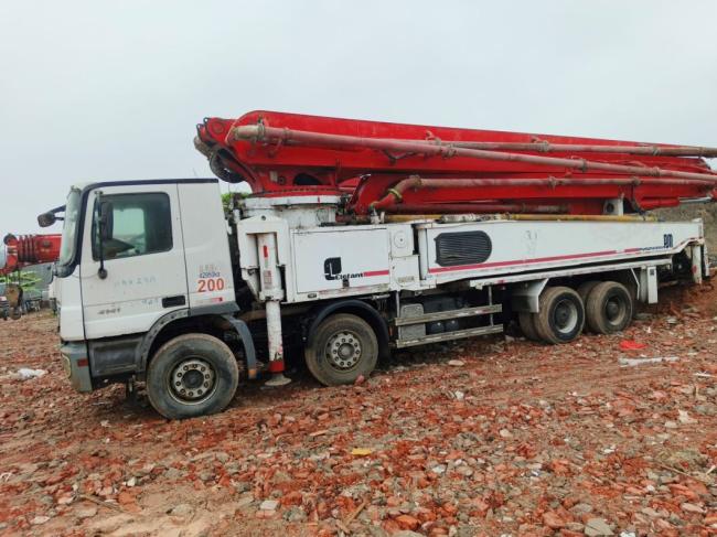 56-Meter Concrete Pump Truck Putzmeister Popular Model Installed on a Mercedes Benz
