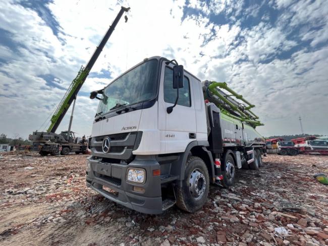 Zoomlion Concrete Pump Truck 52 Meters Factory Direct Sales