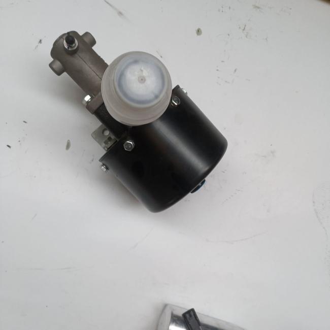 Original Mountain Push Roller Parts Sr Brake Pump 263-77-03000 Air Booster Pump Assembly