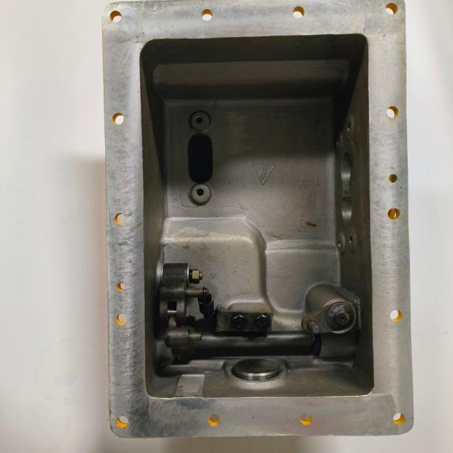 Shantui Bulldozer SD32 SD22 SD32 SD22 Accessory Transmission Control Valve Assembly 154-15-35000 Transmission Cover 175-15-45510