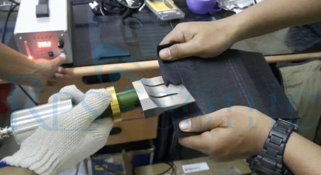 Titanium Horn Ultrasonic Rubber Cutter With 82.5mm Blade RS485 PLC Controlled 0