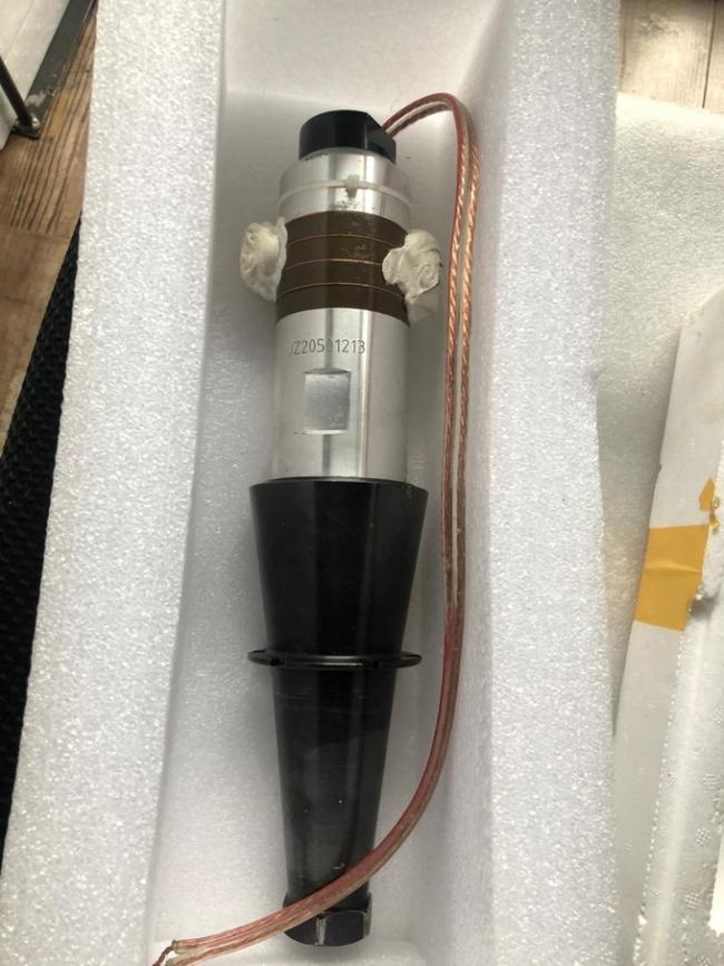 4 Ceramic Chips Ultrasonic Welding Transducer For Nonwoven Bag 15Khz 2600w 0