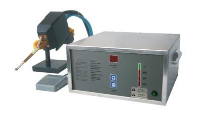中国 薄く物質的な暖房のための小さいDVDのデシメートル波1-2Mhzの誘導の溶ける装置 販売のため